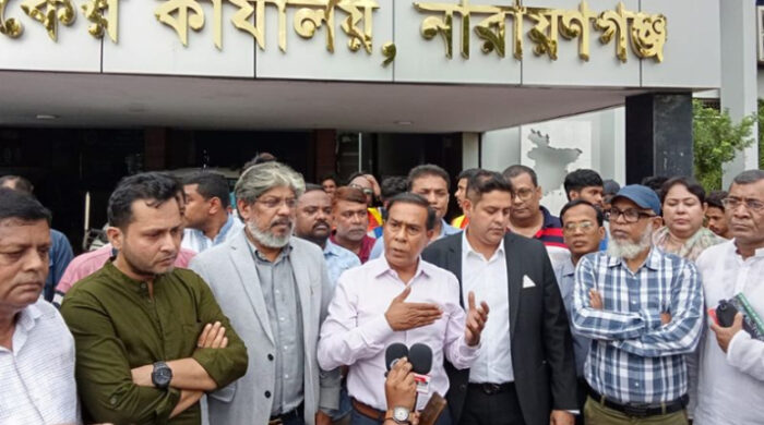 আমি যদি আওয়ামী-লীগ করতাম তাহলে আমার পদ পদবী থাকতো । বাজার সমিতির নির্বাচন নির্দলিয় ও নিরাপেক্ষ নির্বাচন সভাপতি পদ প্রার্থী হাজী জাহাঙ্গীর আলম
